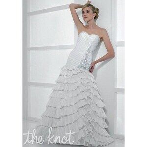 Moonlight Bridal Wedding Gown H1126